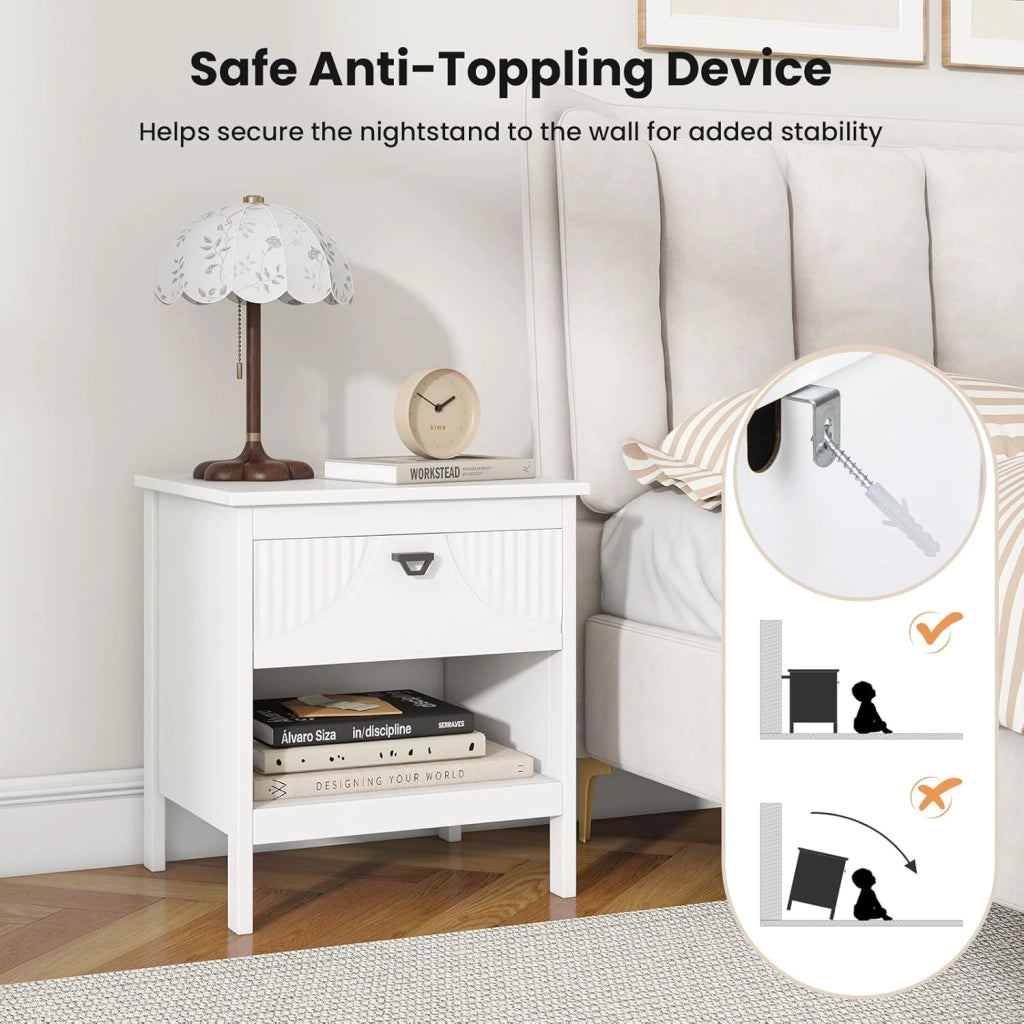 Comodino moderno con cassetto scorrevole, ripiano aperto, pattini antiscivolo, Dsign motivo, tavolino piccolo 45 x 40 x 50 cm, bianco