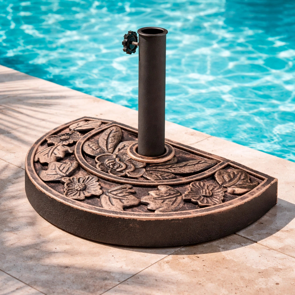 Base Ombrellone Semicircolare Motivo Floreale In Cemento HDPE E Metallo Supporto Per Palo Ø 38/48 Mm Ideale per Balcone Terrazza Giardino Resistente Intemperie 50 x 31 x 7 Cm Bronzo