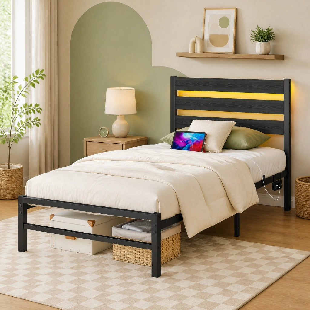 LETTO 90x200 cm in metallo nero con testiera in legno, LED RGB e USB