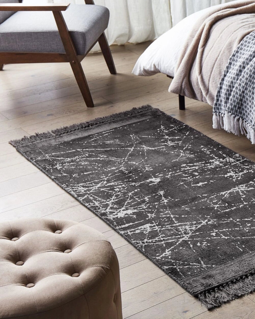 Tappeto moderno in viscosa con frange 80 x 150 cm grigio scuro stile moderno contemporaneo camera da letto soggiorno