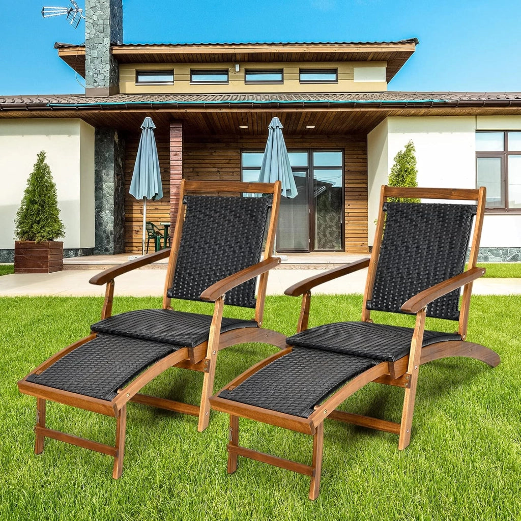 Sedia a Sdraio da Esterno con Poggiapiedi Telescopico, Schienale e Sedile in Rattan, Poltrona Pieghevole con Struttura in Legno Massello per Giardino, Cortile, Portata 160 kg