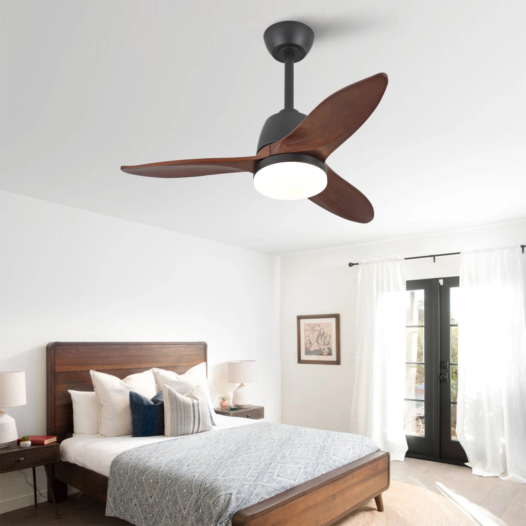 Ventilatore da soffitto nero con luce LED a 3 tonalità, pale in legno e motore DC reversibile per soggiorno