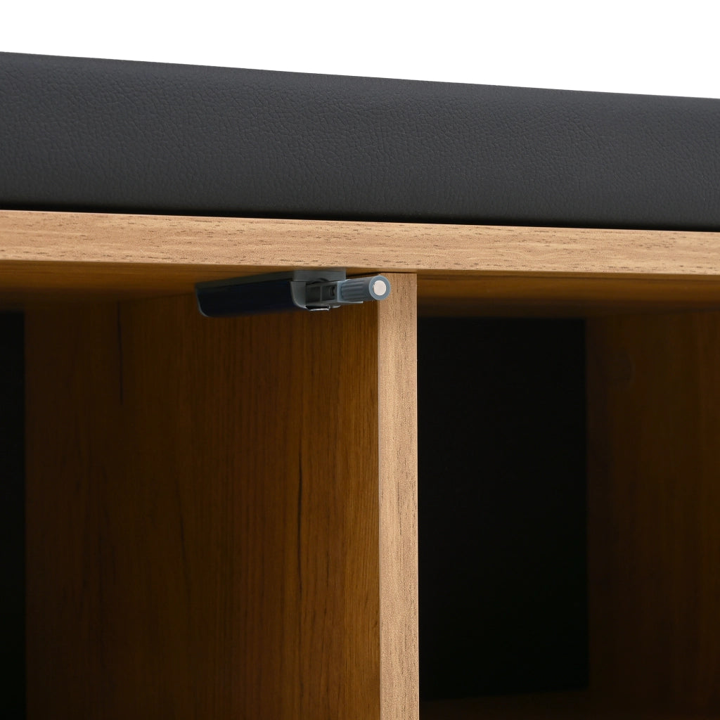 Mobile ingresso; Panca portascarpe con 2 Ante; Pannello posteriore con 3 Ganci; Stile Moderno; in Pannello Truciolare; Nero e Naturale; 70??36??146 cm