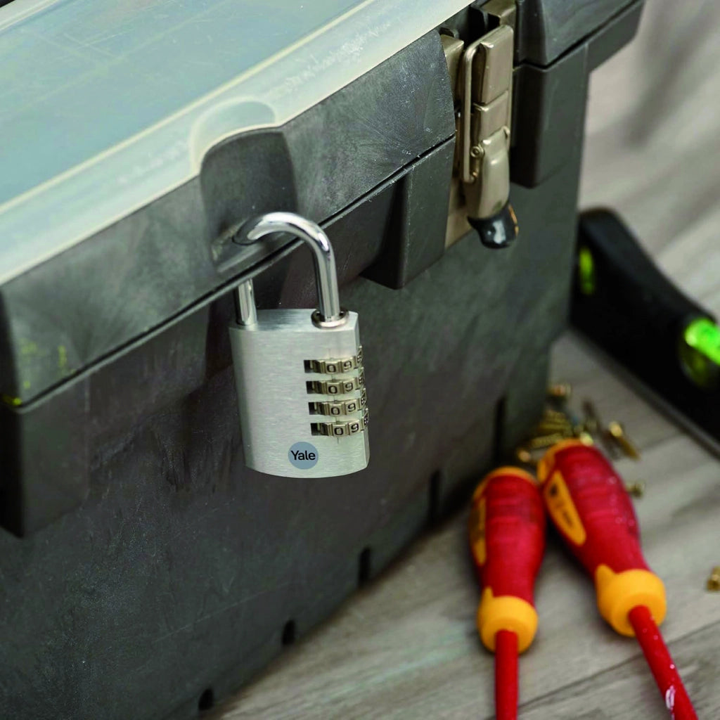 Yale LUCCHETTO DI SICUREZZA CON COMBINAZIONE mm. 28  Corpo alluminio - Arco acciaio  Col. Argento