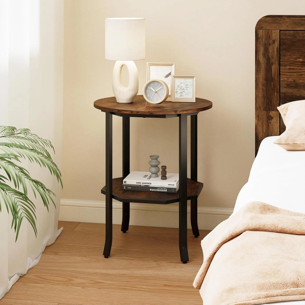 Tavolino Rotondo a 2 Livelli, Tavolino da Divano e Letto con Ripiano Portaoggetti e Telaio in Metallo Resistente, Tavolo Versatile per Soggiorno e Camera da Letto (Marrone)