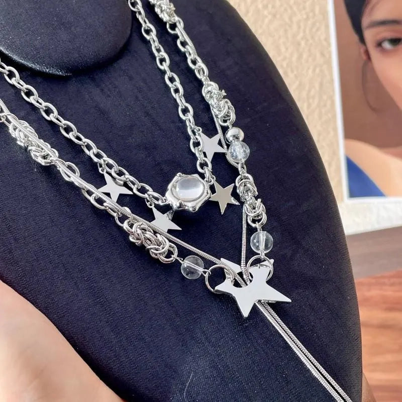 Collana con nodo a stella a cinque punte realizzata a mano con perline di cristallo, regalo di Natale o di compleanno.