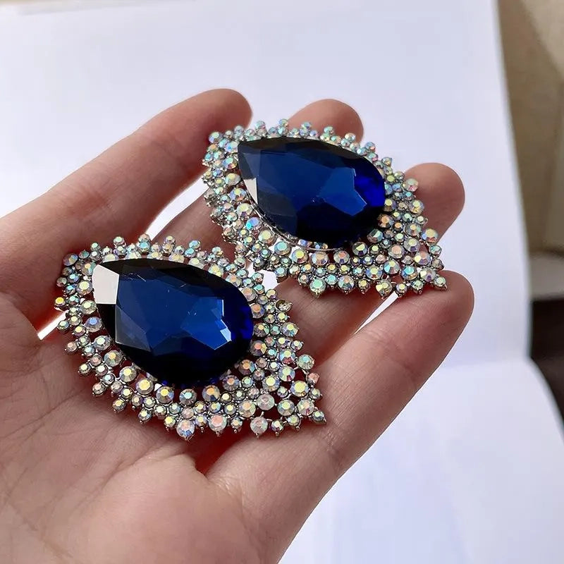 Orecchini e collana fatti a mano con cristalli blu diamante, regalo di Natale o di compleanno.