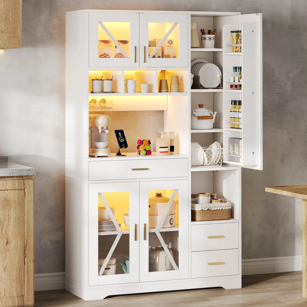 Credenza buffet vintage con LED RGB, prese integrate, ripiani regolabili e ante in vetro temperato, 105 × 40 × 185 cm, bianco