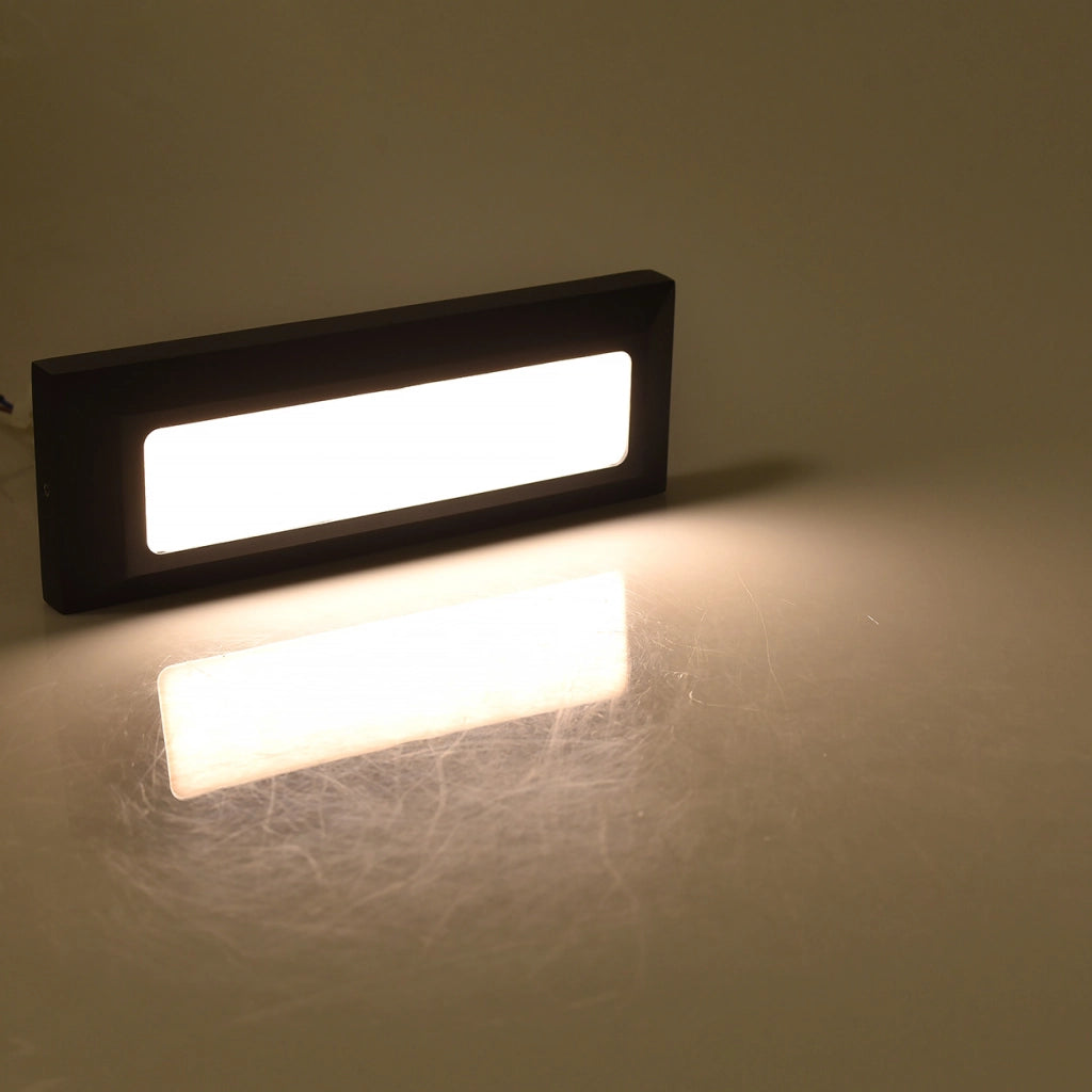 SEGNAPASSO LED A PARETE 5W NERO CON CCT SWITCH 3 TEMPERATURE COLORE IP65 - EFFICIENZA ENERGETICA E DESIGN MODERNO PER INTERNI ED ESTERNI
