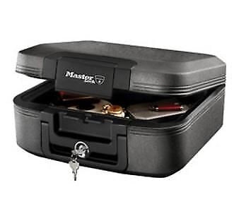 Master Lock LCHW20101 Cassetta di Sicurezza Portatile Ignifuga Impermeabile 7,8 L Serratura a Chiave colore Antracite