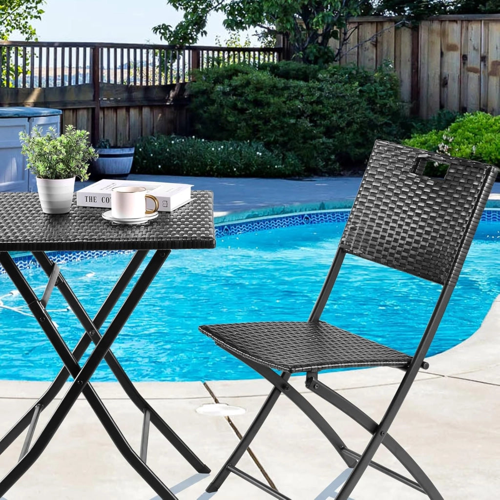 Set di Mobili da Balcone Pieghevole da 3 Pezzi, Mobili da Bistrot, Set Giardino in Rattan, 1 Tavolo e 2 Sedie, Sedia Pieghevole per Balcone, Giardino e Terrazza, Nero