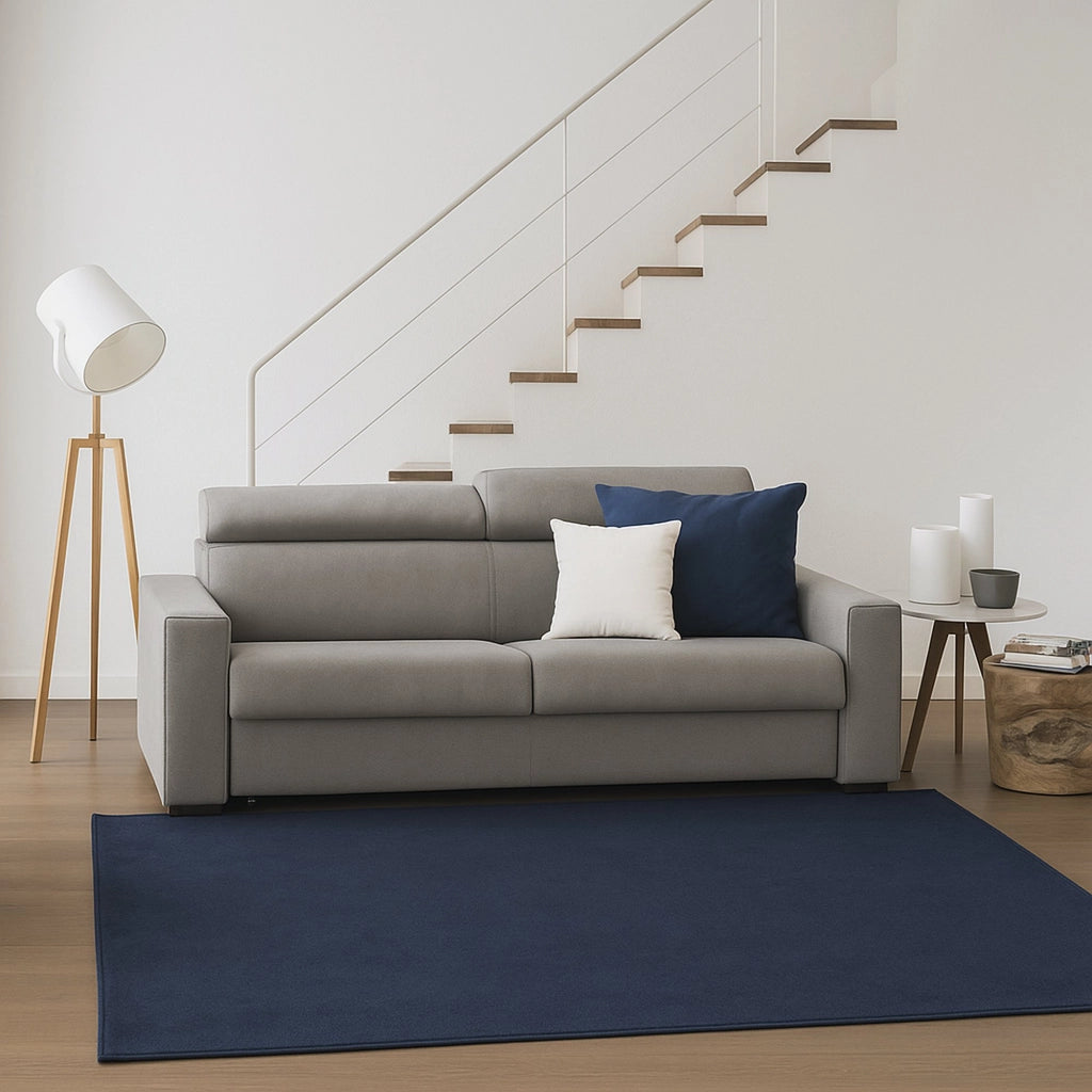 Divano fisso Kiev, Divano a 2 posti, Made in Italy, SofÒ  Soggiorno, in tessuto imbottito, con poggiatesta regolabili e Braccioli standard, cm 180x95h85, Tortora