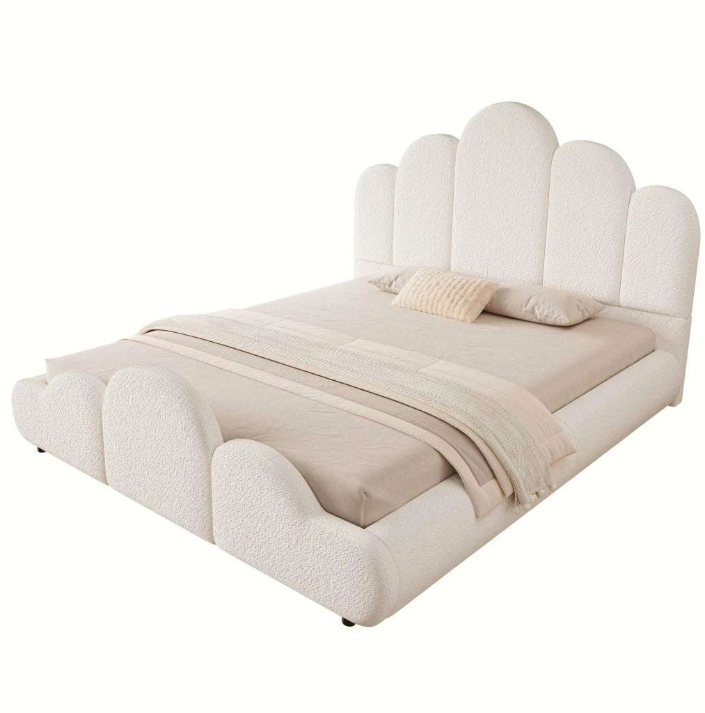Letto imbottito 140x200 cm con rete; design a nuvola in bouclé beige