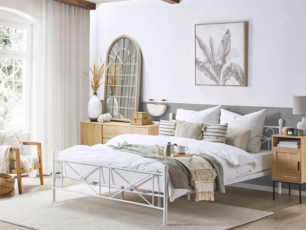 Letto 180 x 200 cm con struttura in metallo bianco Rete a doghe retrò