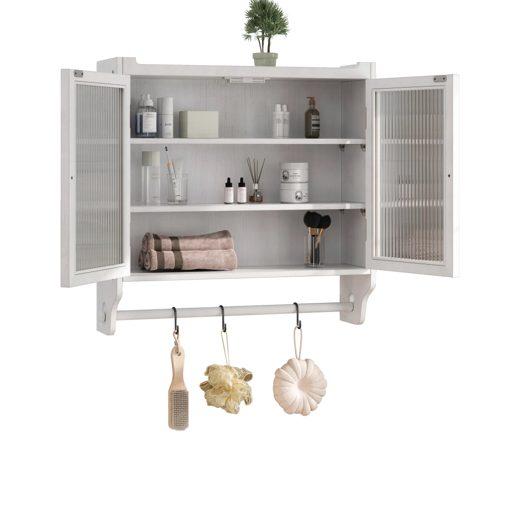 Pensile da Parete con 2 Ante in Vetro Cannelé; 3 Ripiani e Porta Asciugamani; Stile Vintage; in Legno e MDF; 63×18×60 cm; Bianco Decapato
