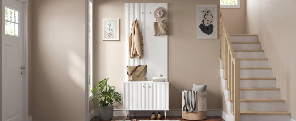 Mobile da ingresso con 6 ganci, scarpiera a 2 ante e ripiano regolabile, in PB e MDF, bianco, 70 × 35 × 180 cm