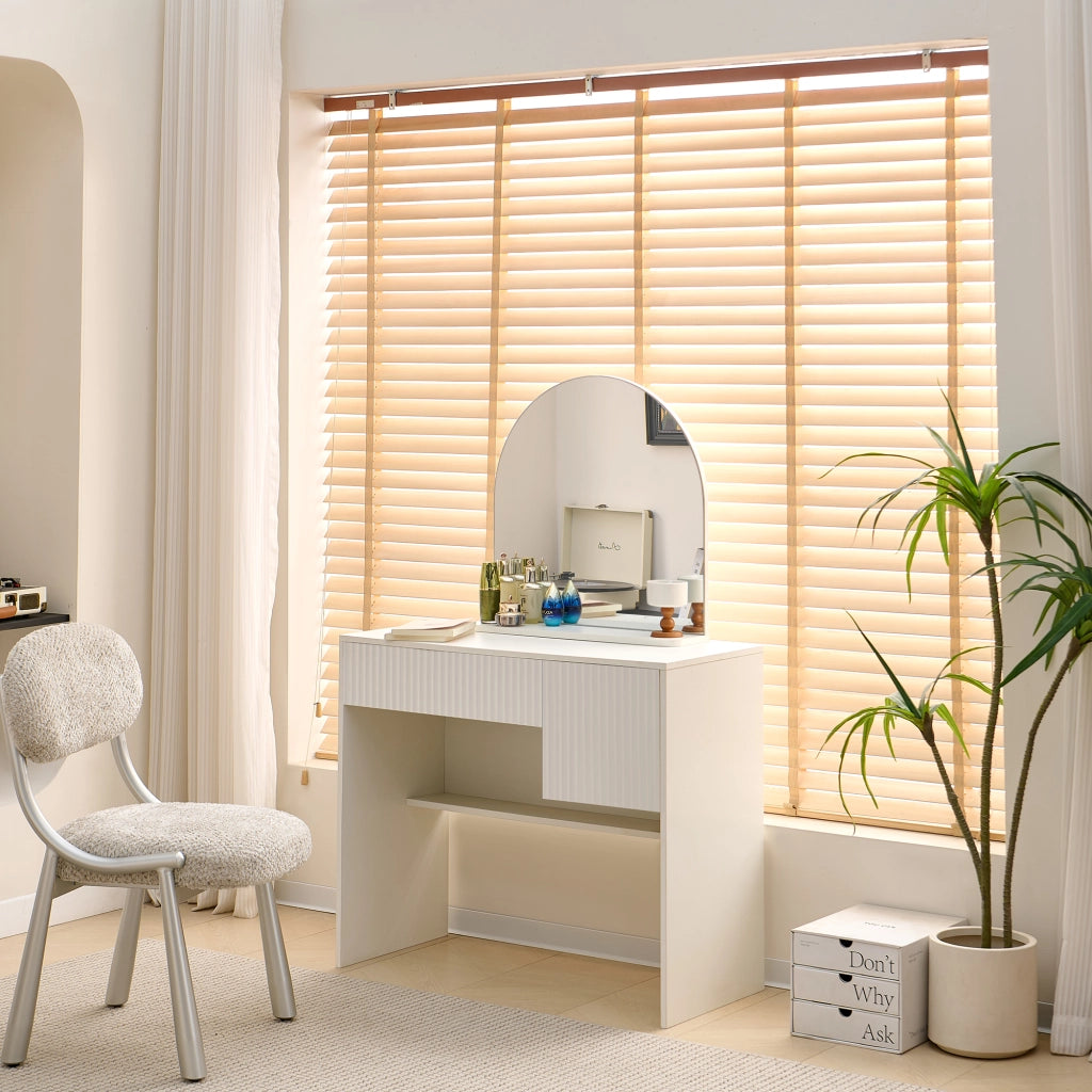 Tavolo da toeletta moderno con specchio; cassetti e mensole aperte; Bianco; B90×H135×P40cm