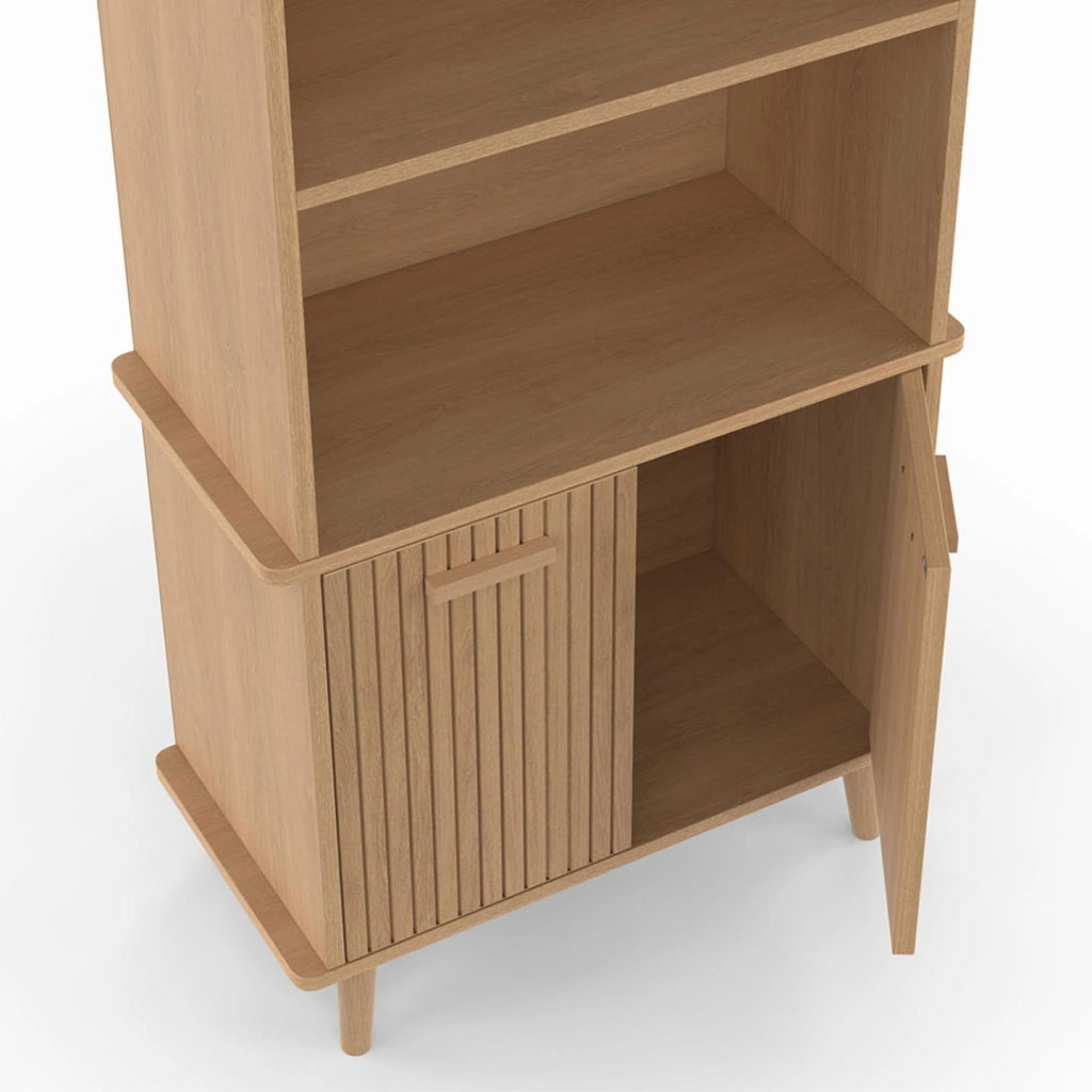 Libreria a 4 livelli con armadio JULIETTE a doghe colore rovere