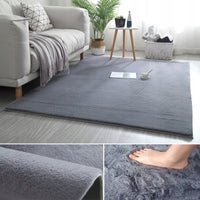 Tappeto in peluche grigio chiaro 160x220 cm