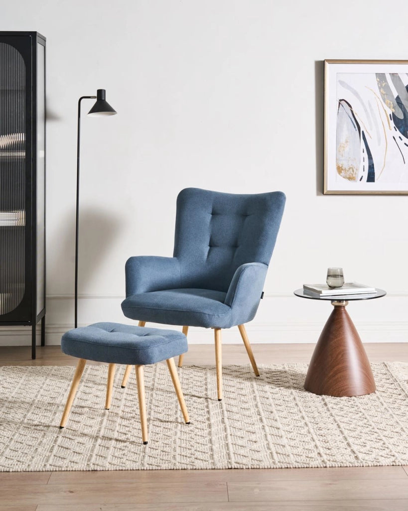 Poltrona Wingback con poggiapiedi in tessuto blu stile retrò con bottoni