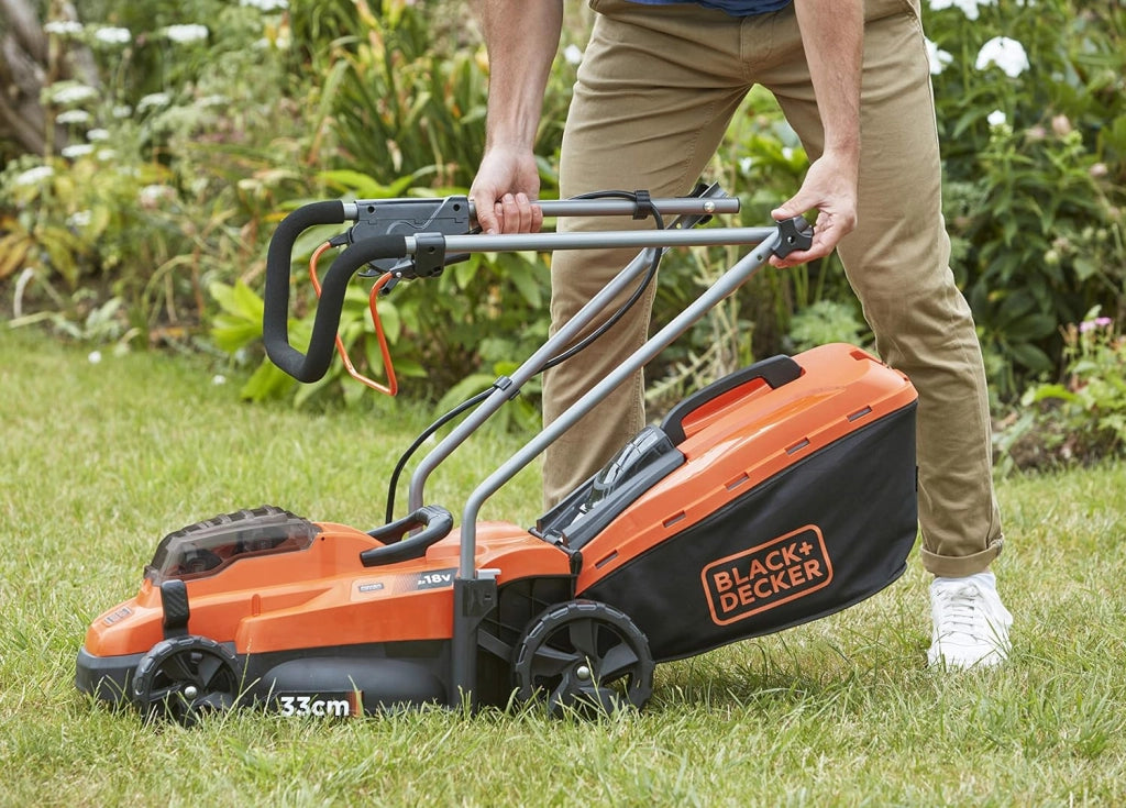 Tosaerba Tagliaerba Rasaerba Black & Decker B+D LITIO 2X18V-4,0Ah BCMW33184L2