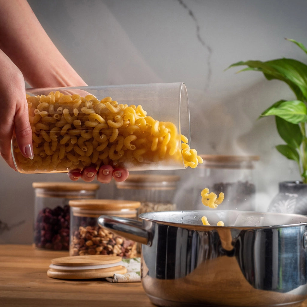 Contenitore per alimenti KADAX, barattolo in vetro per pasta e spezie con coperchio, 1,4 litri.