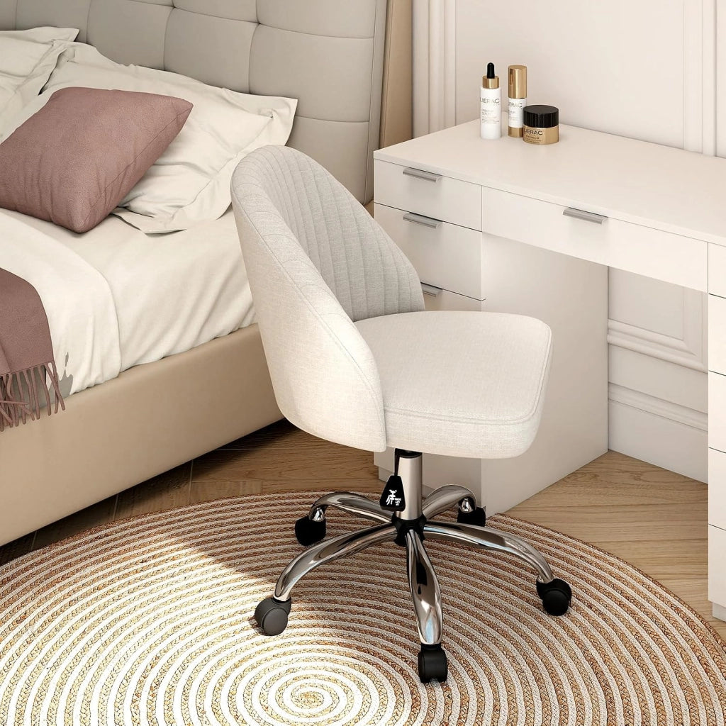 Sedia da Ufficio, Sedia da Scrivania Moderna senza Braccioli, con Schienale Curvo e Seduta Imbottita, Regolabile in Altezza con Rotelle Lisce per Camera da Letto (Beige)