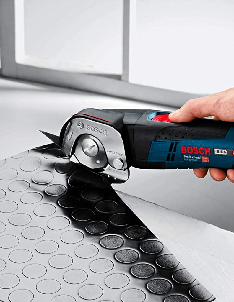 Cesoia universale BOSCH GUS 12V-300 (2 x 2,0 Ah + GAL12V-40 + L-Boxx 102)