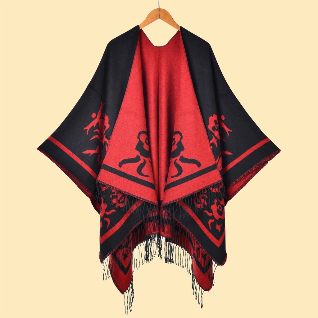 Mantella da donna con spacco diagonale e laccetti a pois color fango, con frange.