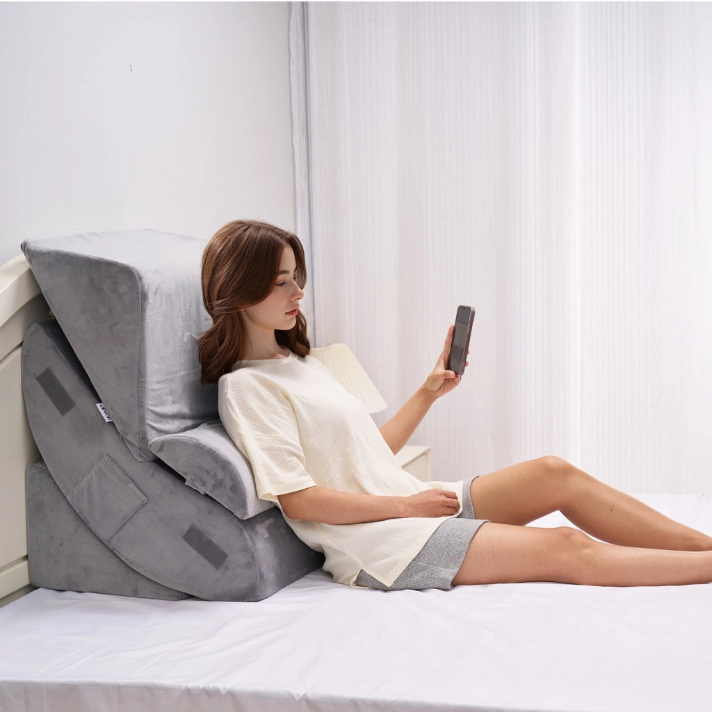 KD016 Set 4 Cuscini a Cuneo Regolabili in Memory Foam e Velluto Grigio Scuro per Letto Supporto Ergonomico