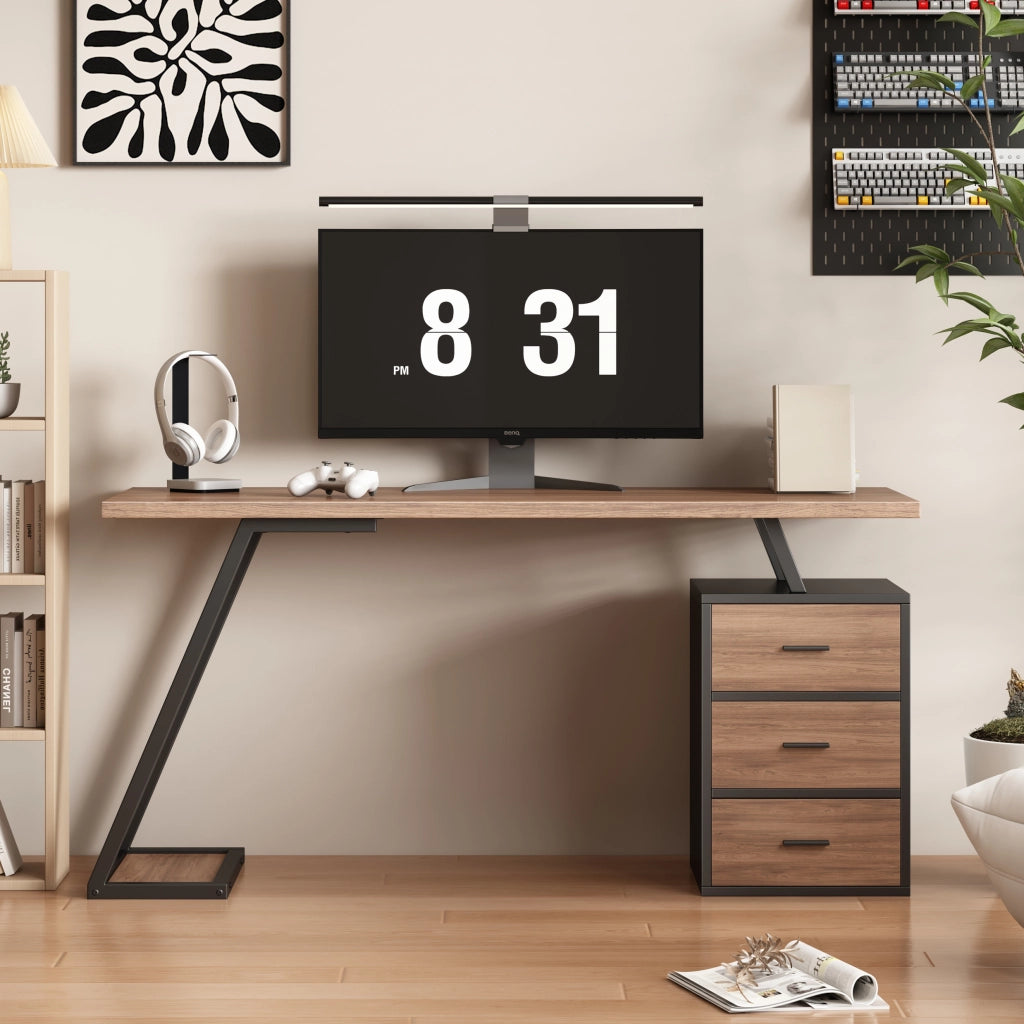 Scrivania lineare con 3 cassetti e organizer con supporto unità centrale per ufficio e studio marrone scuro 135.5 × 58 × 75 cm