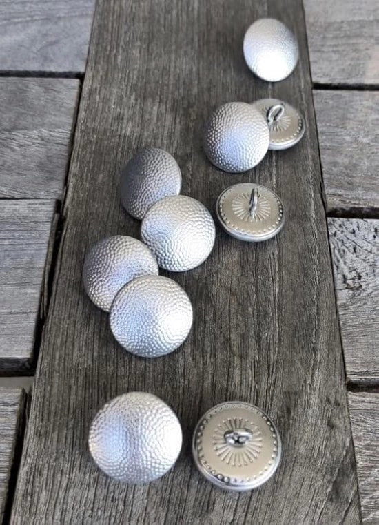 10 pezzi di chiodi a forma di bottone in argento, superficie leggermente corrugata, schiacciati, 20mm