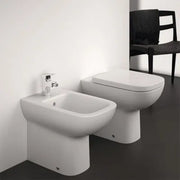 Sanitari Ideal Standard filomuro Rimless con copriwater  I.Life A
