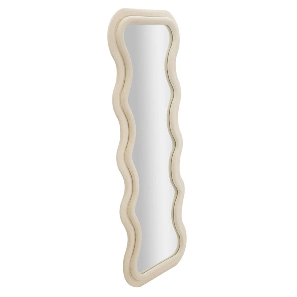 Specchio da parete Emily wavy in velluto crema 67x166 cm