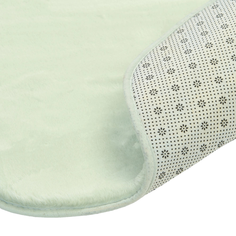 Tappeto Irregolare Verde Chiaro in Finta Pelliccia 80 x 120 cm a Pelo Lungo per Soggiorno con Retro in Poliestere Stile Moderno