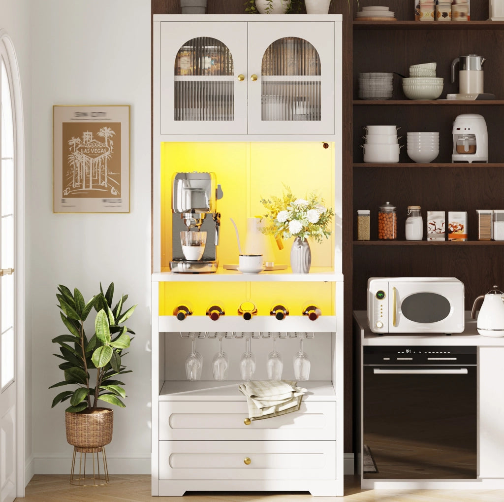 Mobile alto da cucina con LED smart, portabottiglie e USB
