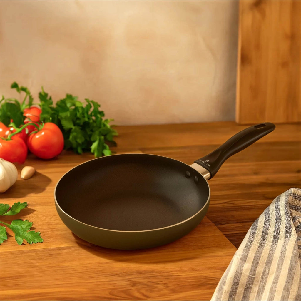 Set 4 Pezzi Salva Padelle In Pvc Proteggi Pentole Graffi Urti Separatori Cucina Pentole Tappetini Sottopentola Divisori Colorati Antigraffio Prodotto Italiano 22 Cm