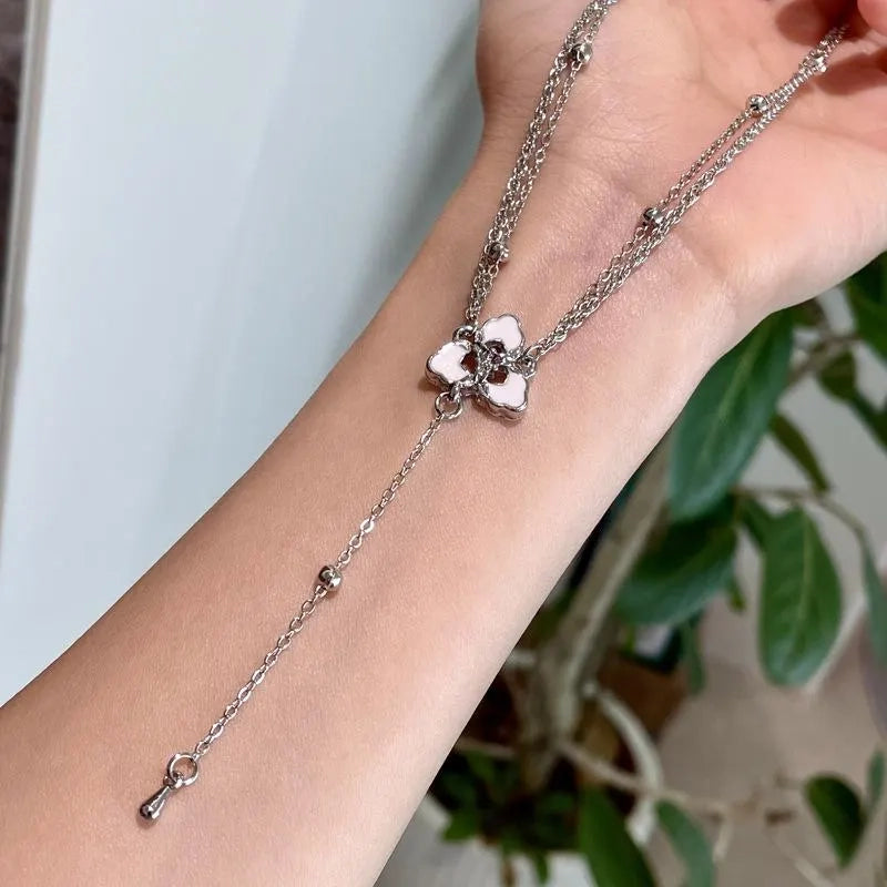 Collana a forma di trifoglio con conchiglia cava, realizzata a mano, regalo di Natale o di compleanno.