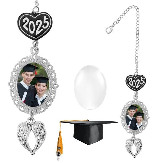 Ciondolo di Commiato per Festa di Laurea - Ricordo di Classe 2025 - Catena di Perle - Dimensioni 19,5x2,8x0,2 cm - Regali per Cerimonia - Qualità Elevata