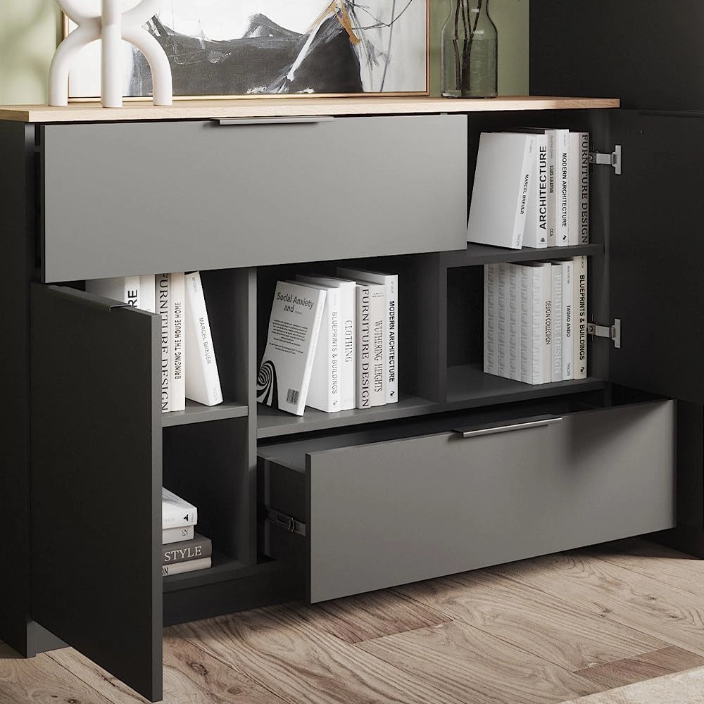 Cassettiera per camera da letto Betti, Antracite/Sonoma, 120 x 83.6 cm 2x porta, 2x cassetto e 1x scomparto aperto, per la conservazione e l'organizzazione di oggetti di uso quotidiano