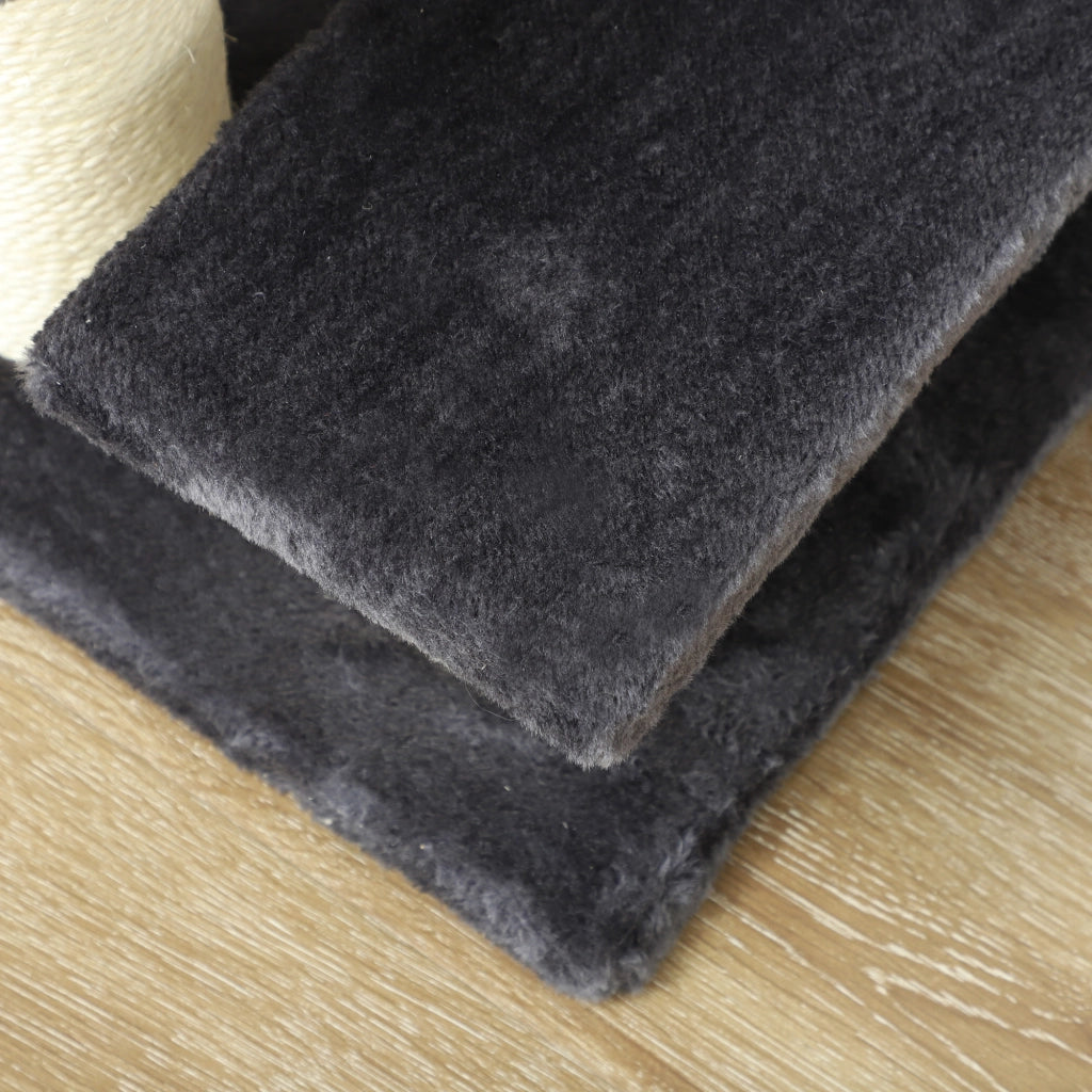 Tiragraffi per gatti e cani a 4 gradini in truciolato con rivestimento in peluche grigio 60 × 40,5 × 59 cm