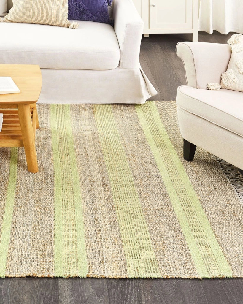 Tappeto in iuta beige e verde chiaro con motivo a righe e nappe 160 x 230 cm soggiorno camera da letto stile boho