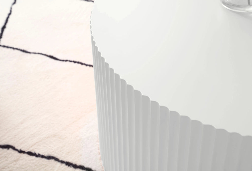 Set di 2 tavolini da salotto ad incastro in MDF bianco; ?60 e ?40 cm