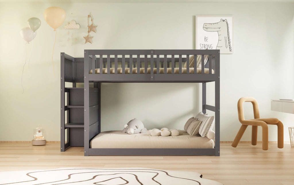 Letto a castello 140x200 cm con scala; 4 cassetti e sponda alta in legno grigio