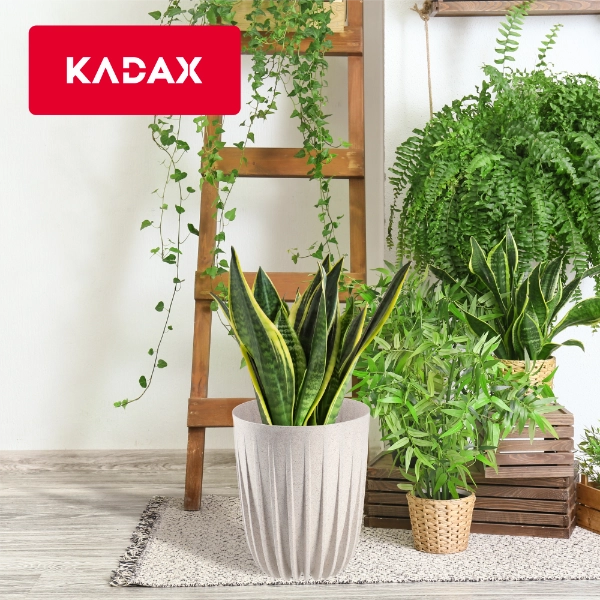 Vaso da fiori KADAX con inserto, rotondo, 19x22,5 cm, con coperchio in plastica.