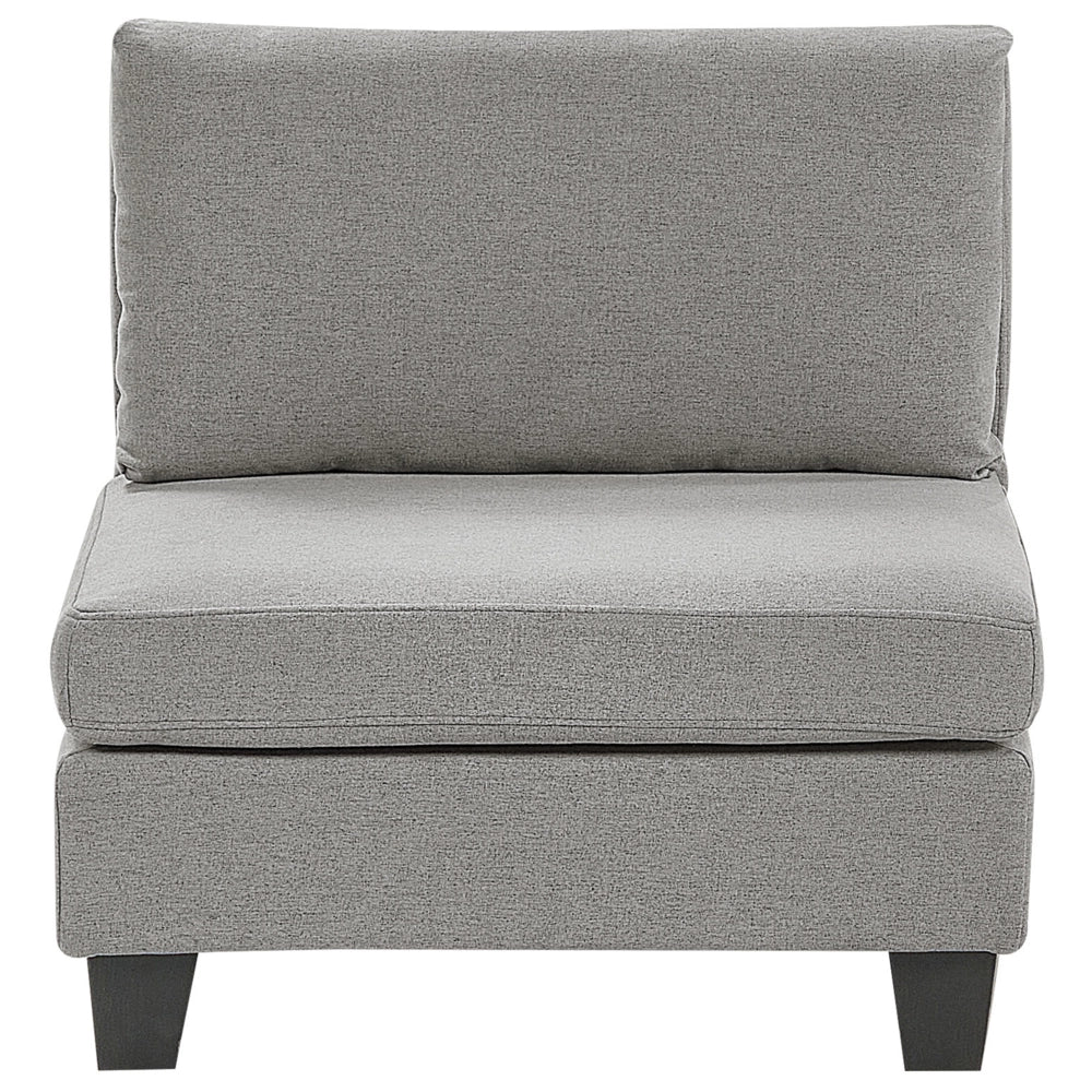Divano componibile 4 posti imbottito in tessuto grigio chiaro con gambe nere schienale imbottito lato sinistro con pouf stile moderno