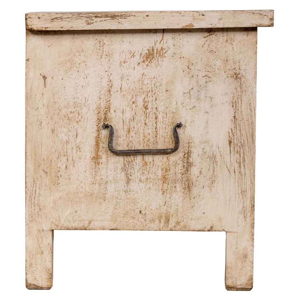 Baule in legno beige intagliato a mano 100x40x46h cm