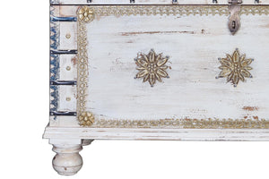 Cassapanca in massello di mango intagliato e metallo