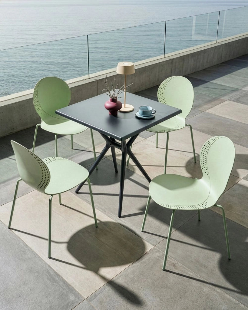 Set di 4 sedie da giardino verde chiaro in materiale sintetico plastico per interni ed esterni, sala da pranzo in stile moderno