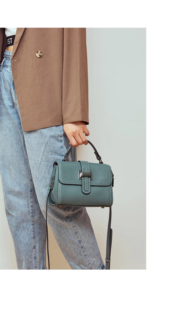 Borsa a mano da donna in vera pelle, colore blu.